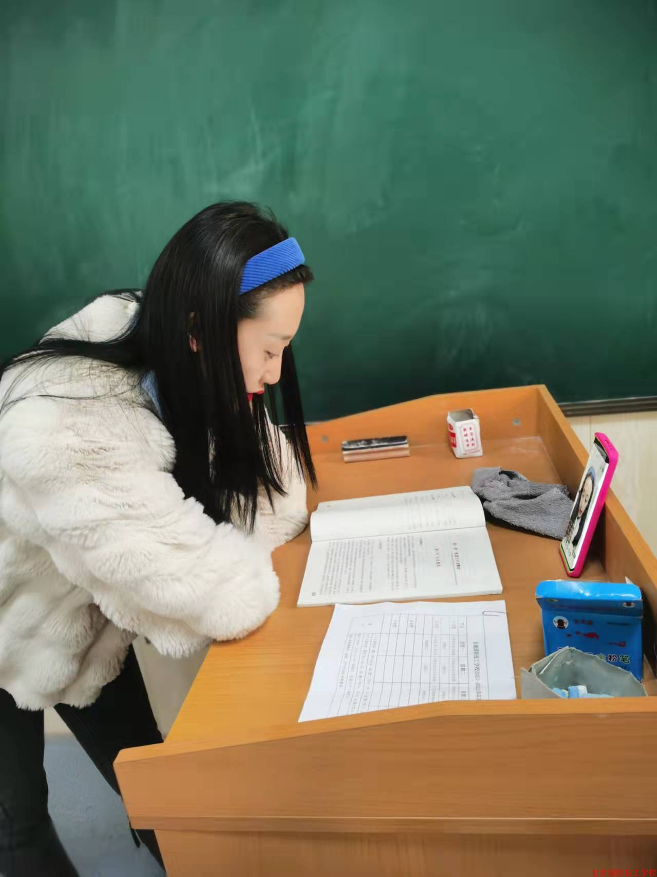 停课不停学，甘肃国防技工学校在行动，封闭校园不封闭爱